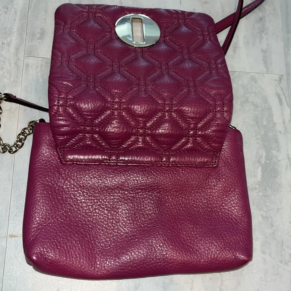 Kate Spade  Astor Court Naomi Crossbody bag  Quilted  Leather Raspberry Turnlock - Picture 13 of 17